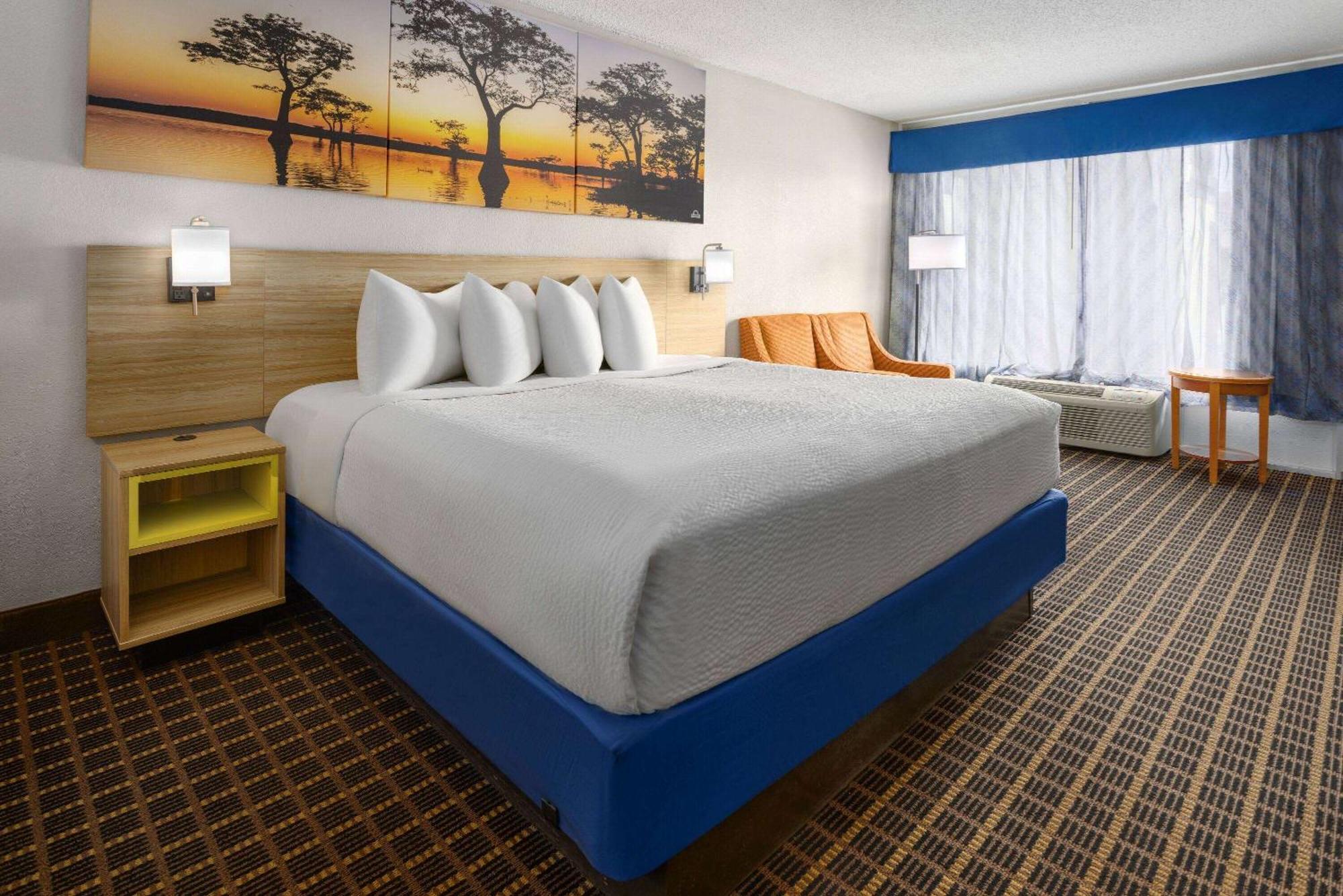 Days Inn By Wyndham Вейкросс Екстер'єр фото